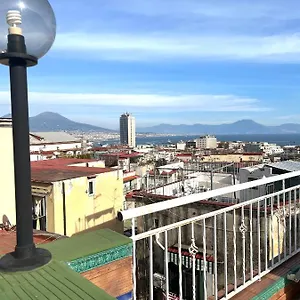 Couette-café Mira Mare, Naples